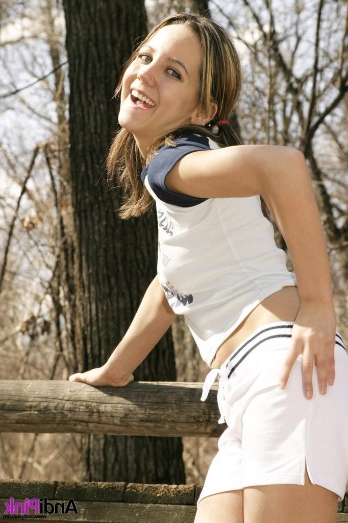 16P Cute teen girl pussy outside