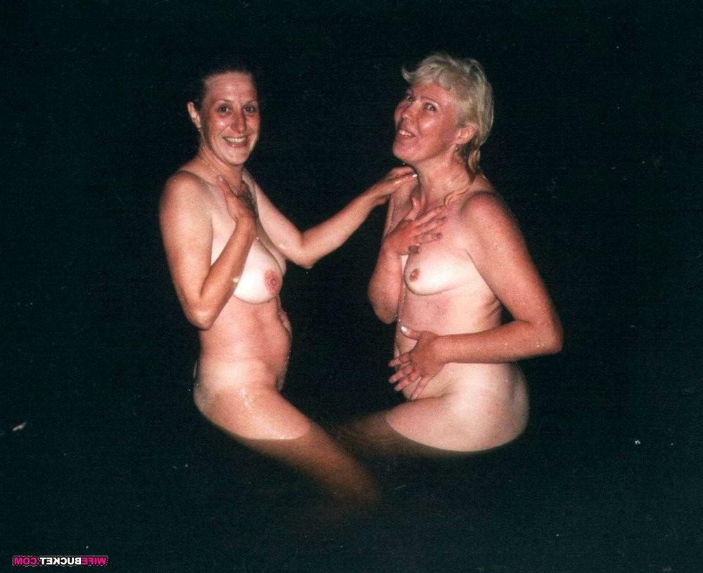 15P Sex pics of amateur swingers