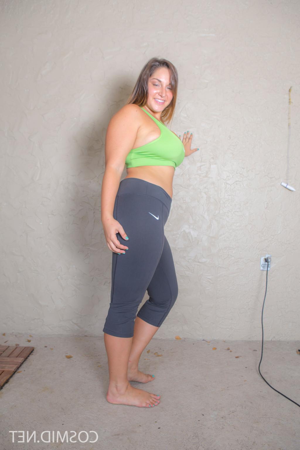 16P ALLIE IN HER SPANDEX