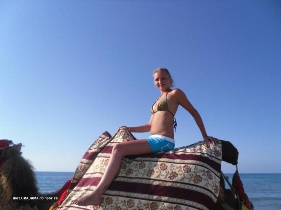 6P Compilation of naughty amateur babes posing sexy outdoors