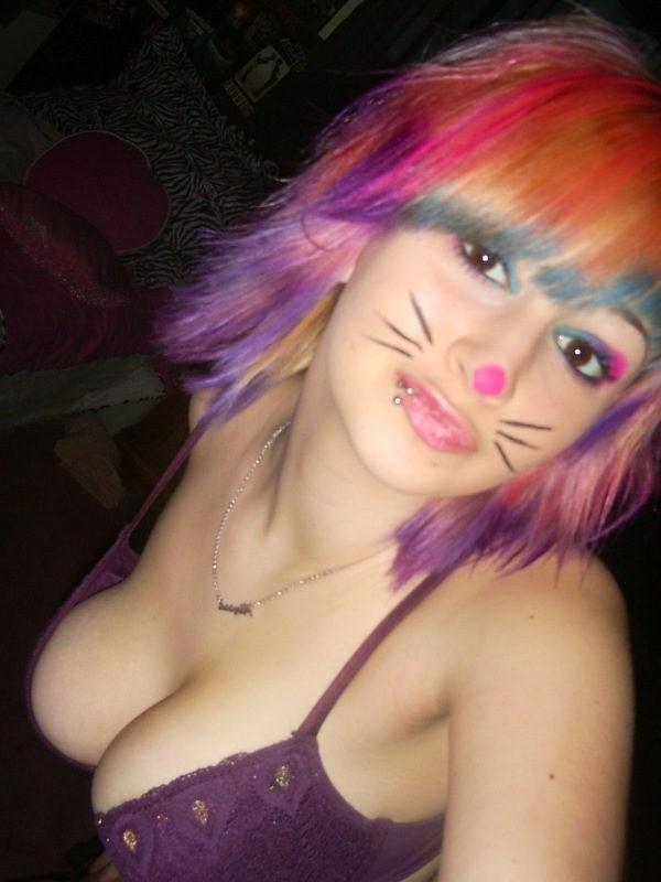 15P Real amateur emo girlfriends showing off on camera