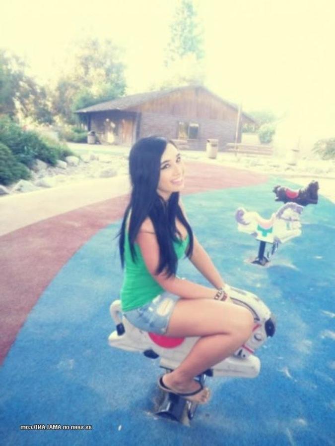 11P Collection of two gorgeous babes posing sexy outdoors