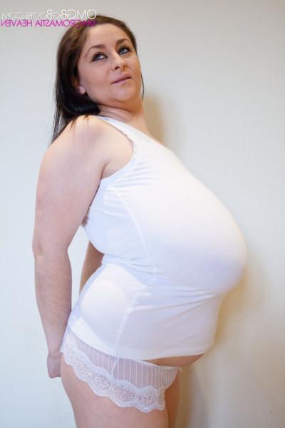 15P This plump babe will have you in awe after seeing giant tits