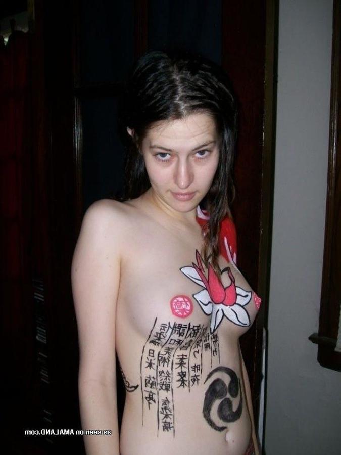 10P Emo girlfriends posing sexy on cam