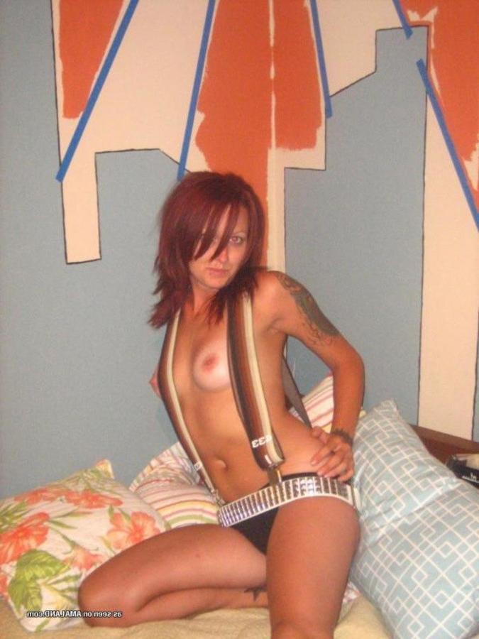 10P Emo girlfriends posing sexy on cam