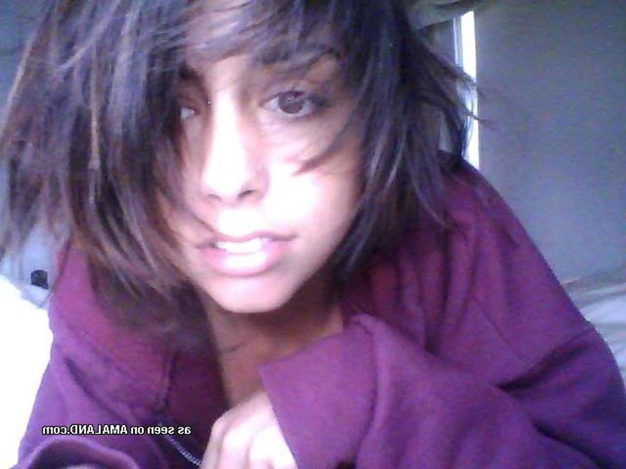15P Real amateur emo girlfriend teasing on cam