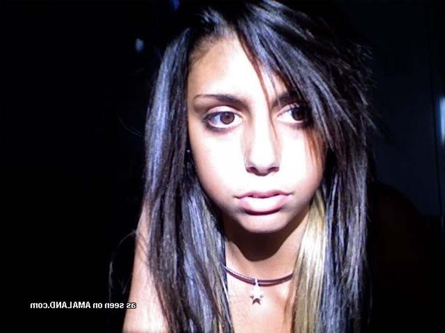 15P Real amateur emo girlfriend teasing on cam
