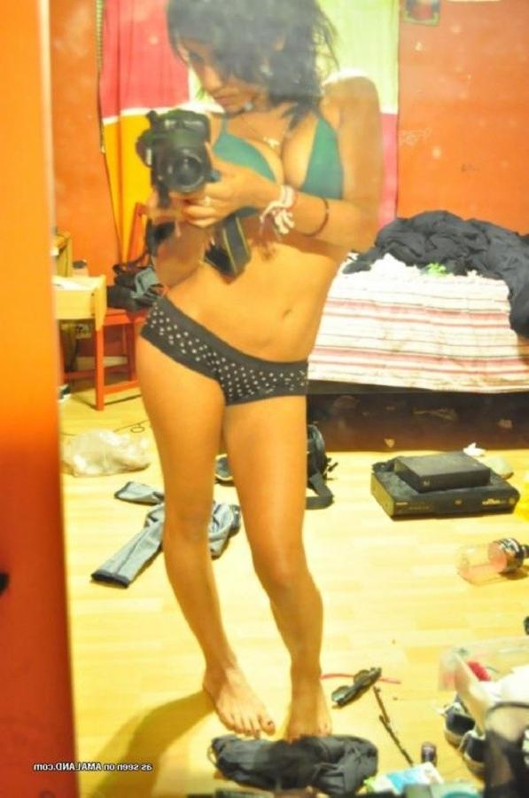 10P Collection of two emo babes showing off their sexy bodies