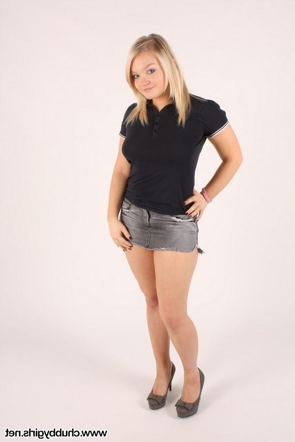 12P Jasmin shows of her rolls