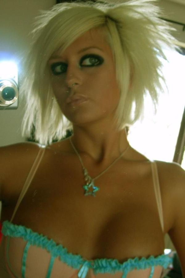 10P Pics of blonde emo sluts