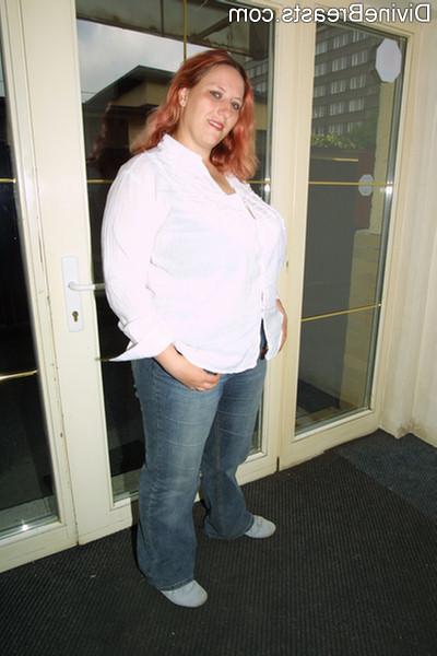12P Horny BBW babe with big tits lets those bad boys hang out