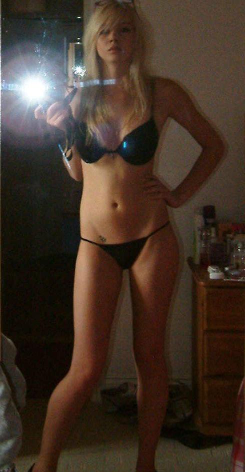 10P Pictures of a busty emo GF who got naked