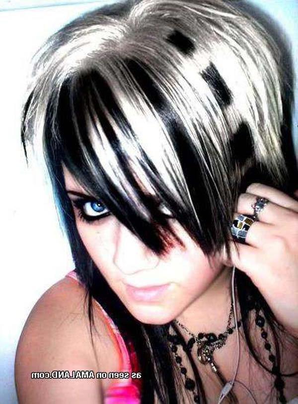 10P Picture set of sexy camwhoring emo babes