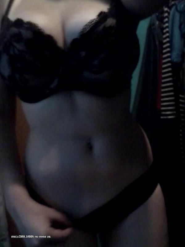 16P Naughty amateur girlfriend uses a candy cane to masturbate