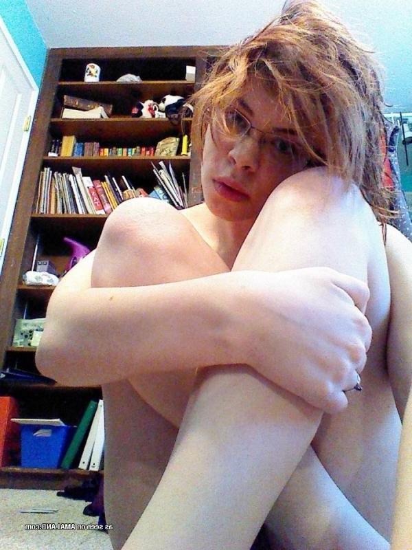16P Naughty amateur girlfriend uses a candy cane to masturbate