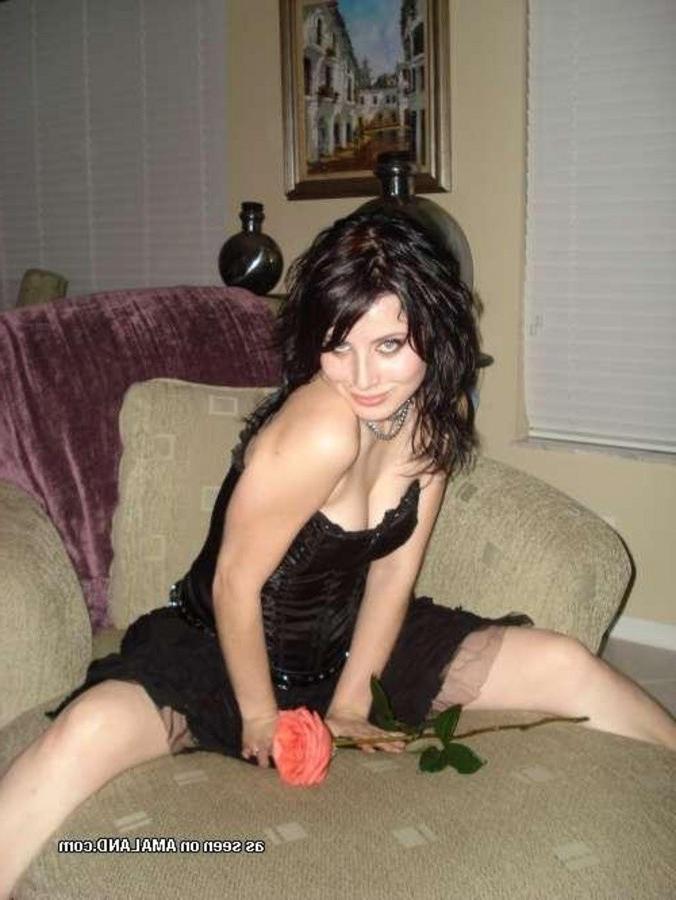 12P Shots of a cute steamy hot emo girl