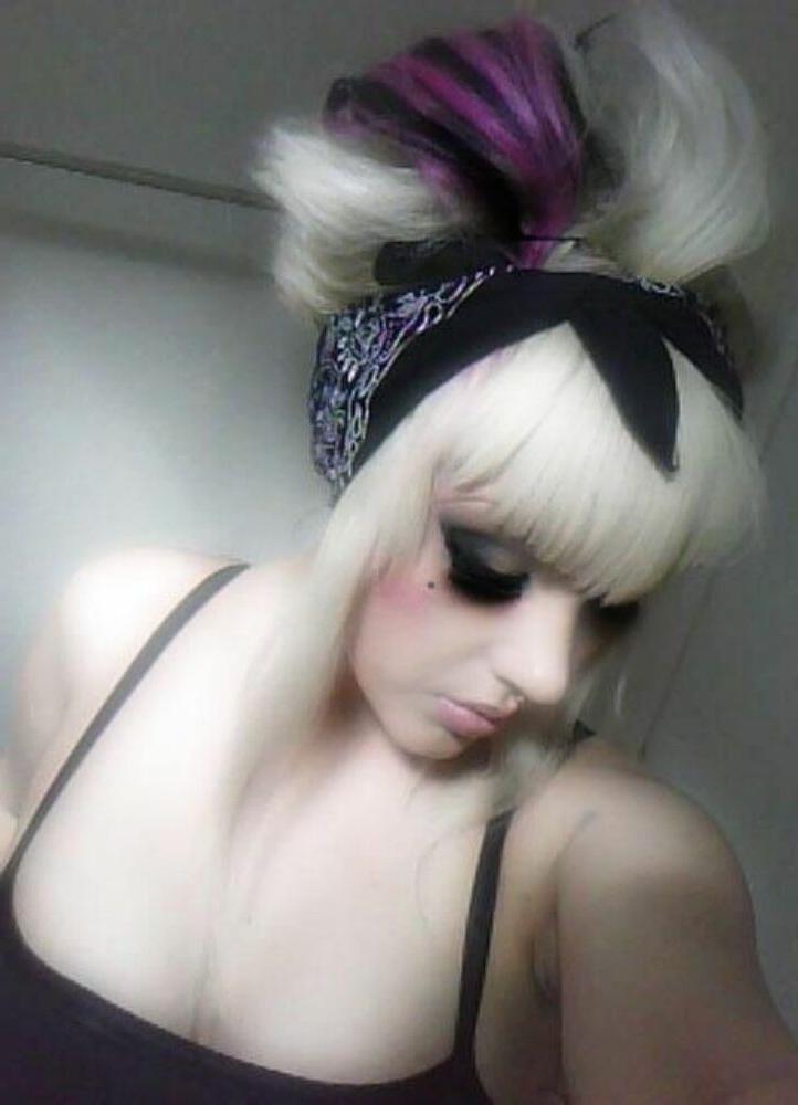 15P Emo and goth gfs posing and selfshot pics 1