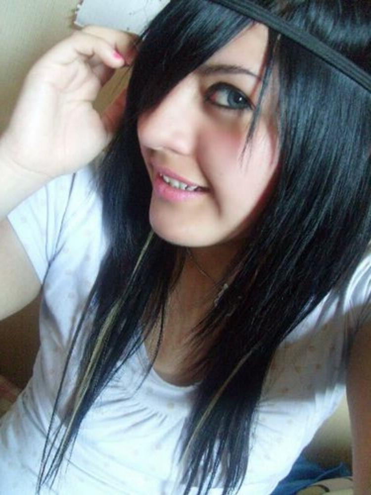 15P Emo and goth gfs posing and selfshot pics 1