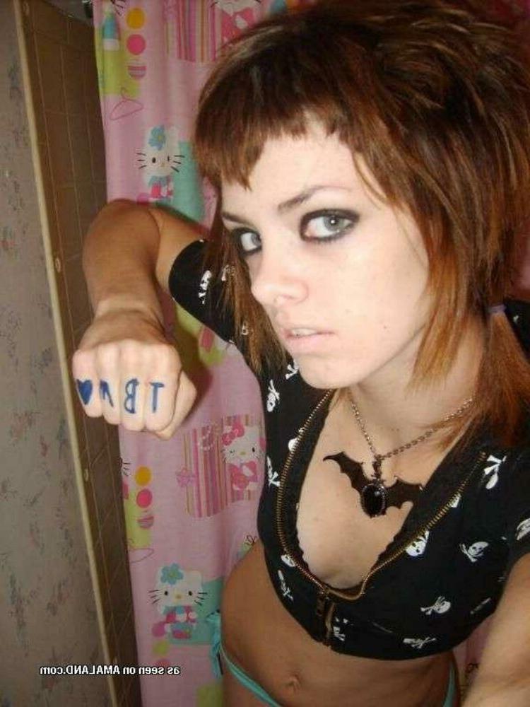 15P Emo and goth gfs posing and selfshot pics 10