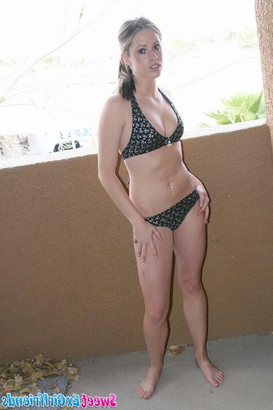 15P Ravisher exgirlfriend Savannah showing her sexy assets in balcony