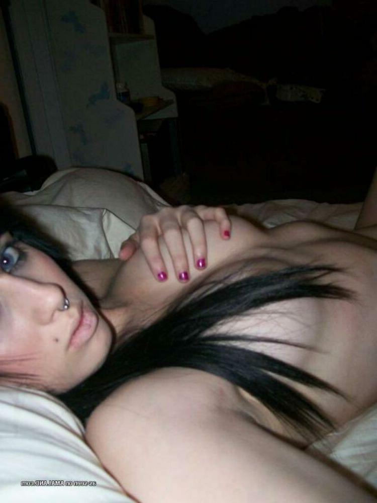 15P Emo and goth gfs posing and selfshot pics 14