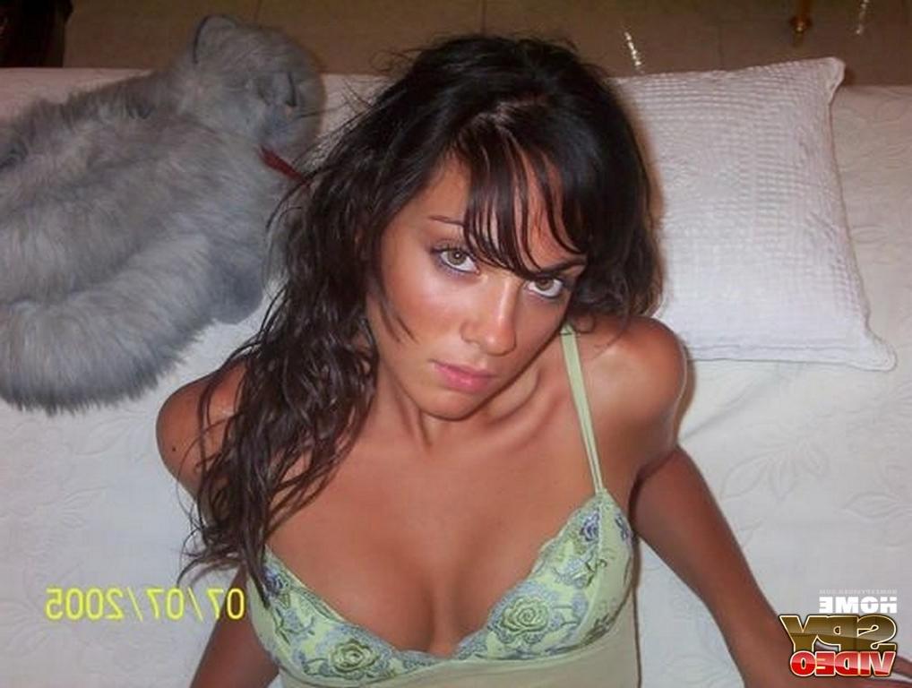 12P Luxurious lady relaxes in foam and spreads pussy