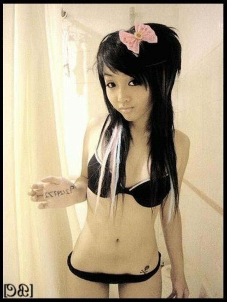 15P Emo gfs posing and selfshot gallery 2