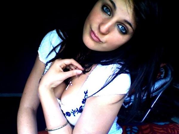 15P Hot pictures of sexy emo girls
