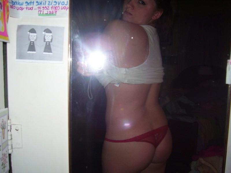 8P Gal shamelessly covers huge boobs and fingers cunt