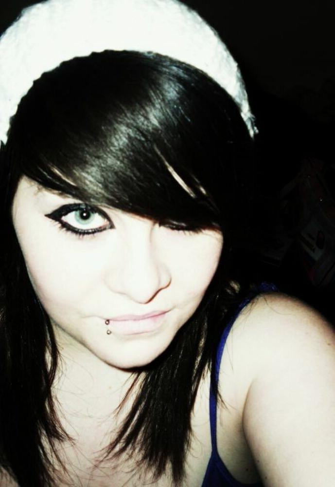 15P Emo and goth gfs posing and selfshot pics 19