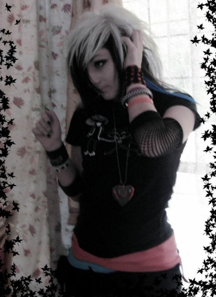 15P Emo and goth gfs posing and selfshot pics 19