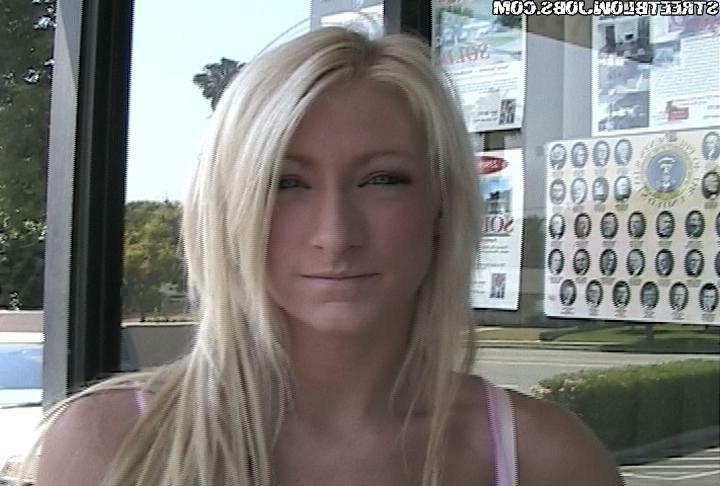 15P Sexy blonde babe gets tricked into bangin on spy cam in these pix