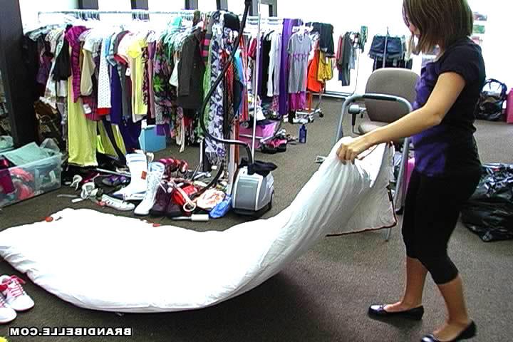 16P Brandibelle the beatiful world of me, today we went to a clothing store to try o
