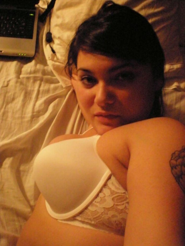 15P Emo teen girlfriends posing and selfshot pics 2
