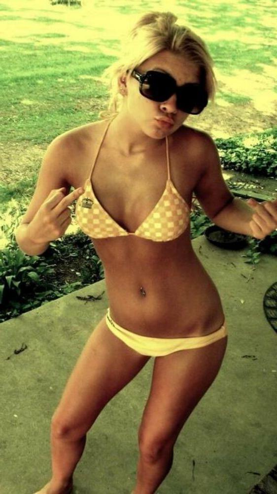 15P Emo teen girlfriends posing and selfshot pics 7