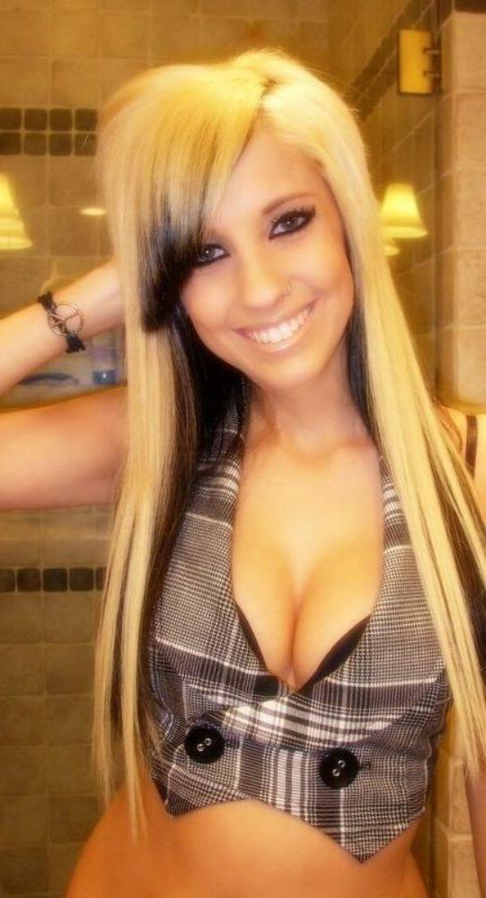 15P Emo teen girlfriends posing and selfshot pics 9
