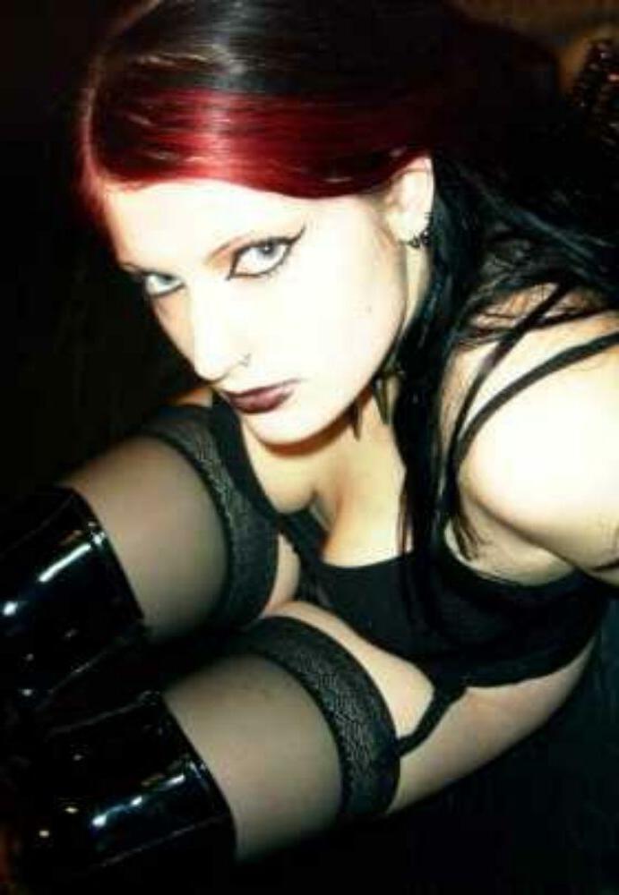 15P Emo teen girlfriends posing and selfshot pics 11