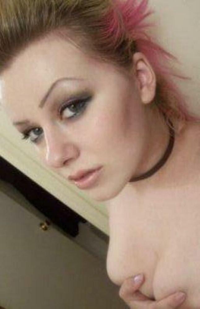 15P Emo teen girlfriends posing and selfshot pics 11