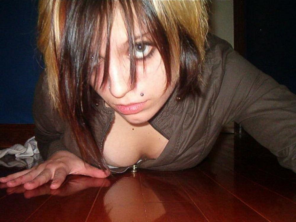 15P Emo teen girlfriends posing and selfshot pics 12