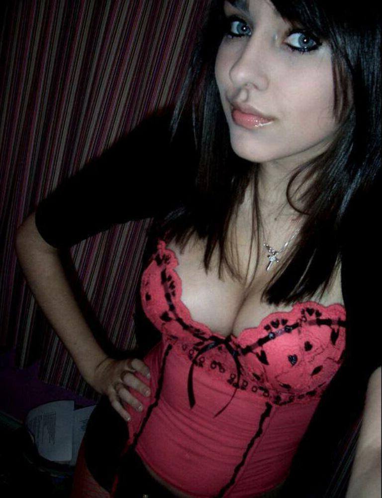 15P Emo teen girlfriends posing and selfshot pics 20
