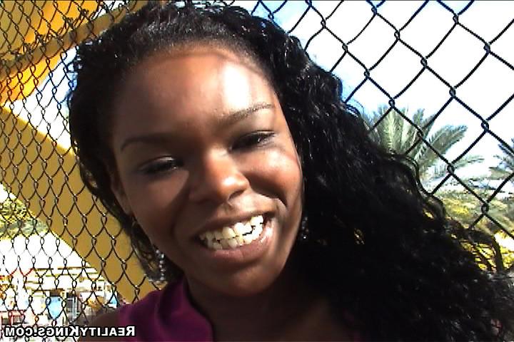 11P Click here to view hot black booty babe suck my cock on the corner in hialeah mi