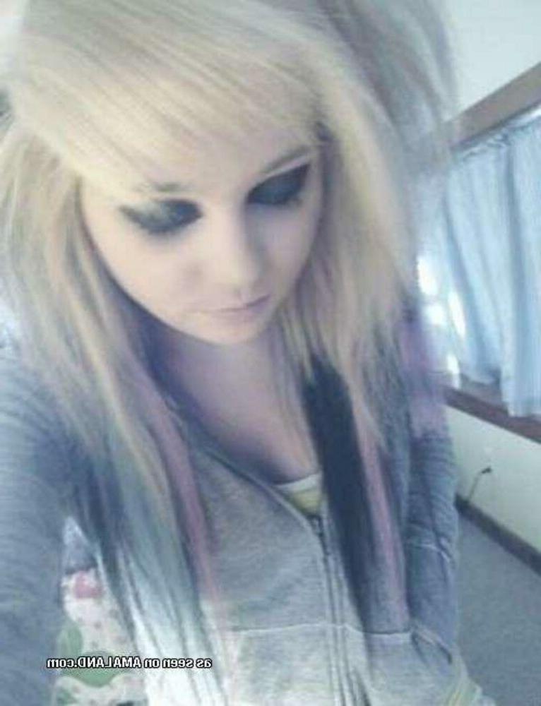 15P Emo and goth gfs posing and selfshot pics 7