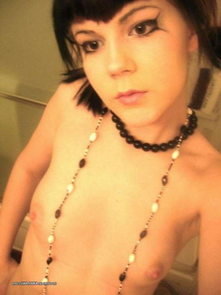 15P Emo and goth gfs posing and selfshot pics 8