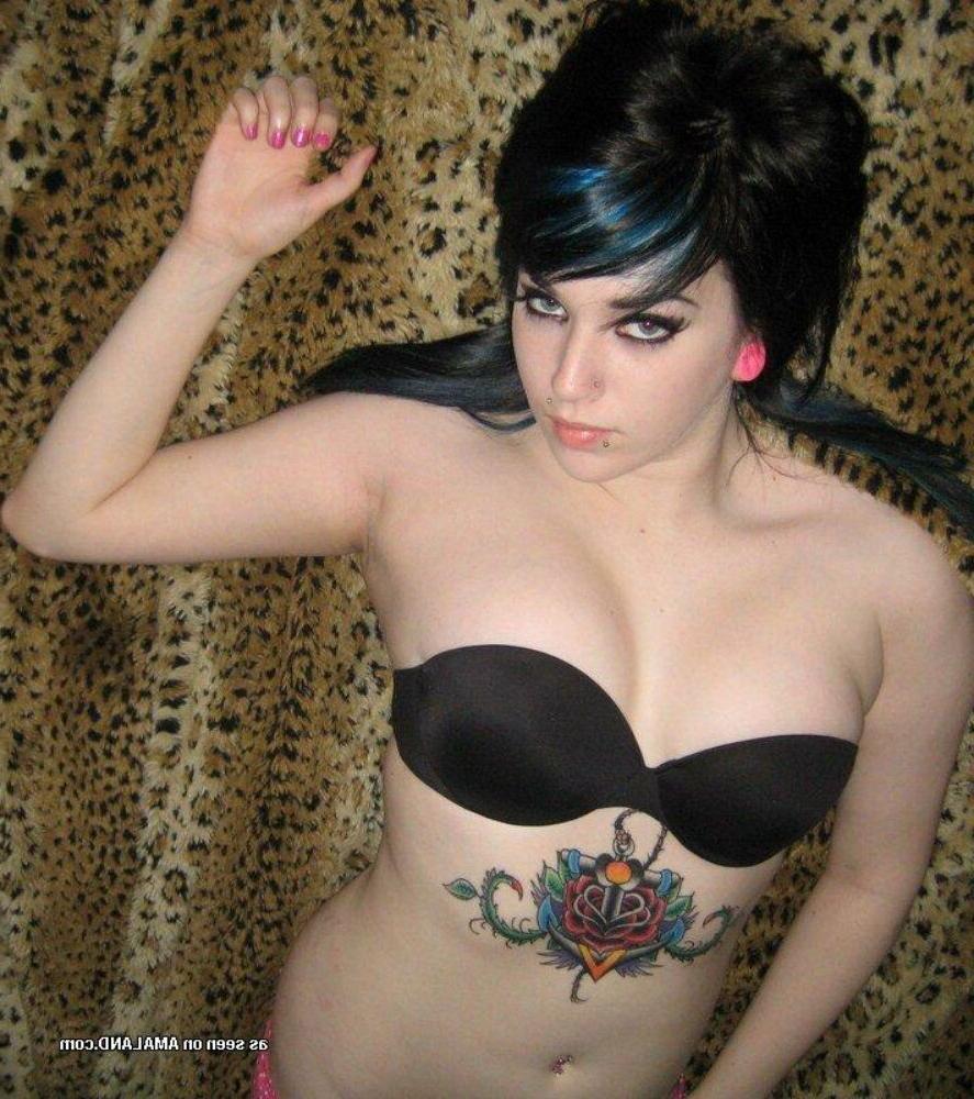 15P Emo and goth gfs posing and selfshot pics 8