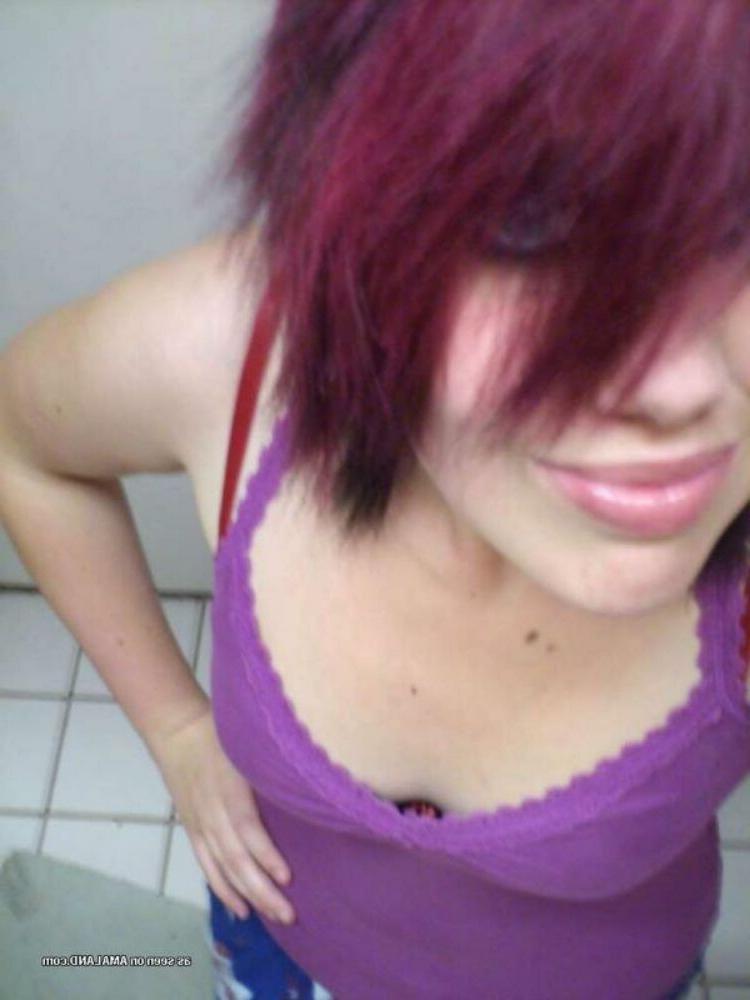15P Emo and goth gfs posing and selfshot pics 11