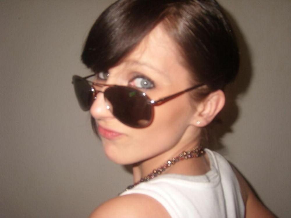 15P Emo and goth gfs posing and selfshot pics 11
