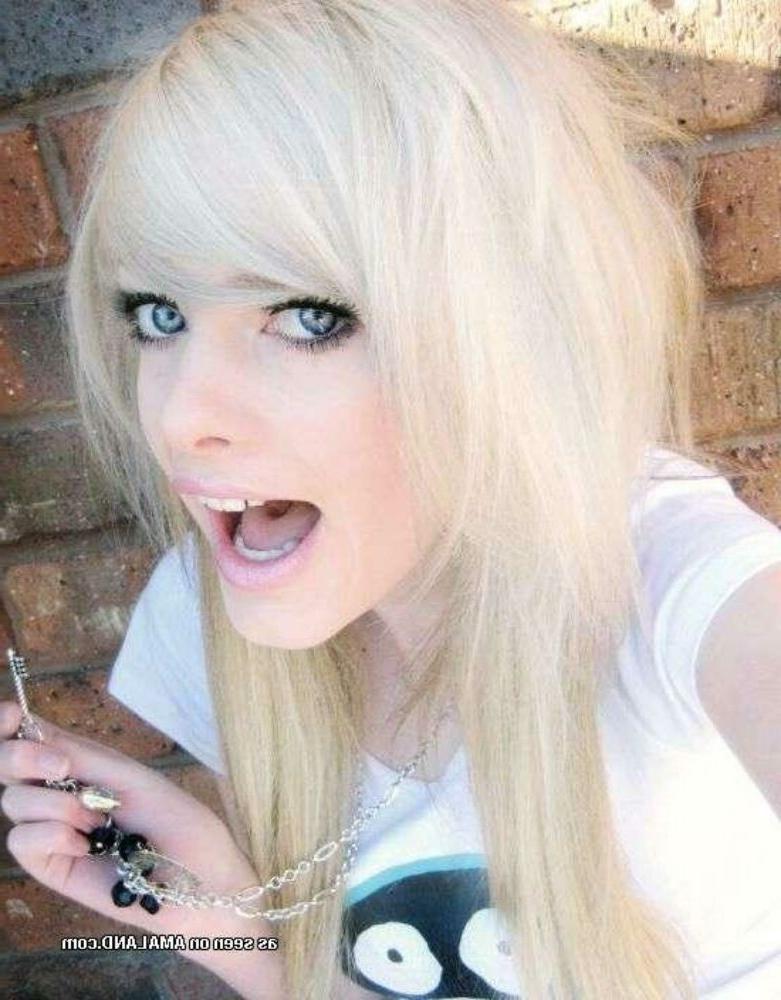 15P Emo and goth gfs posing and selfshot pics 11