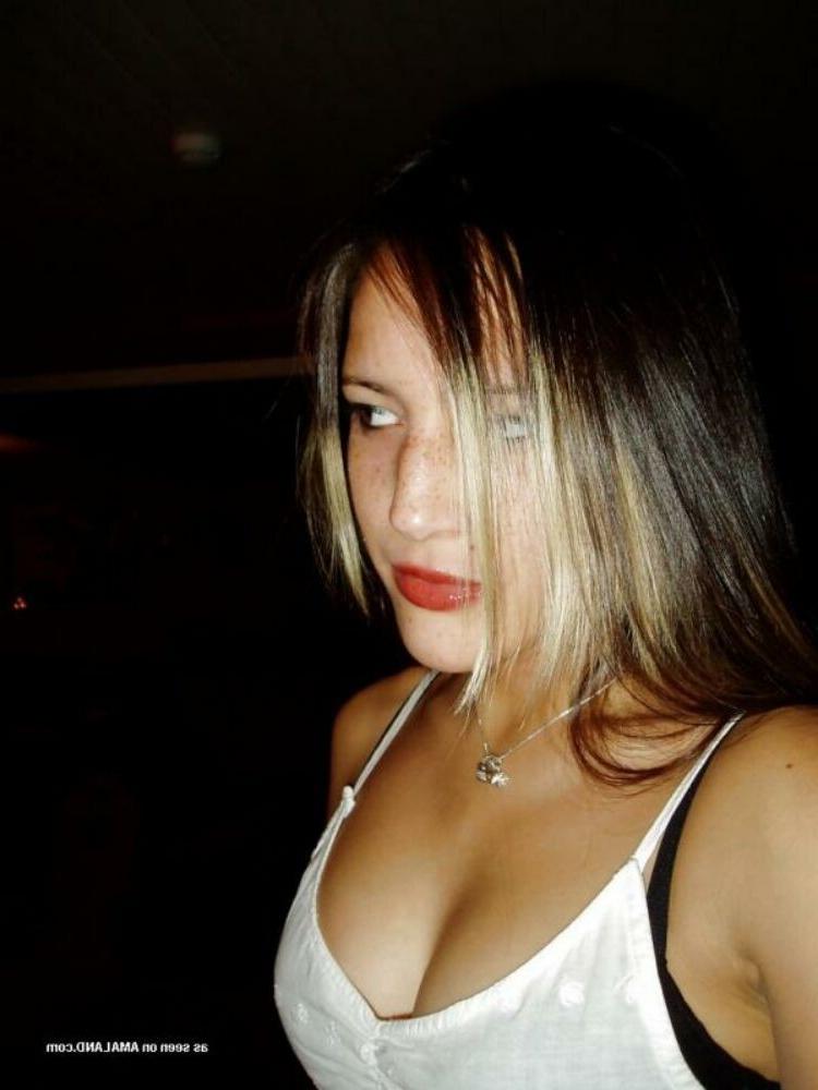 15P Emo and goth gfs posing and selfshot pics 11
