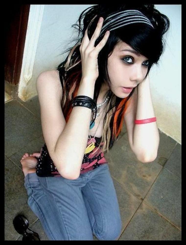 15P Emo and goth gfs posing and selfshot pics 12