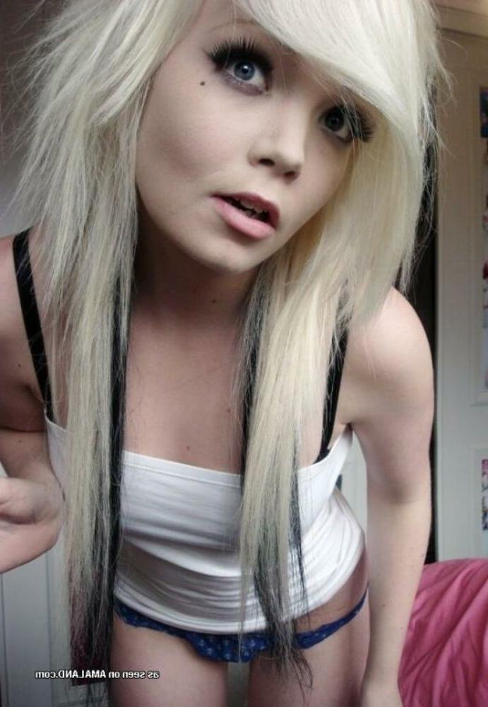 15P Emo and goth gfs posing and selfshot pics 12